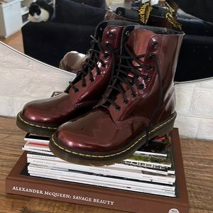 DR.MARTEN burgundy patent Leather size 9 docs.